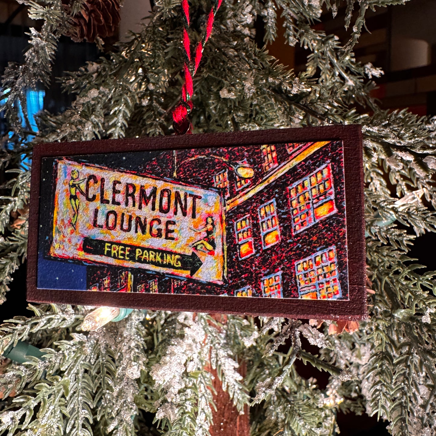 Clermont Lounge Ornament